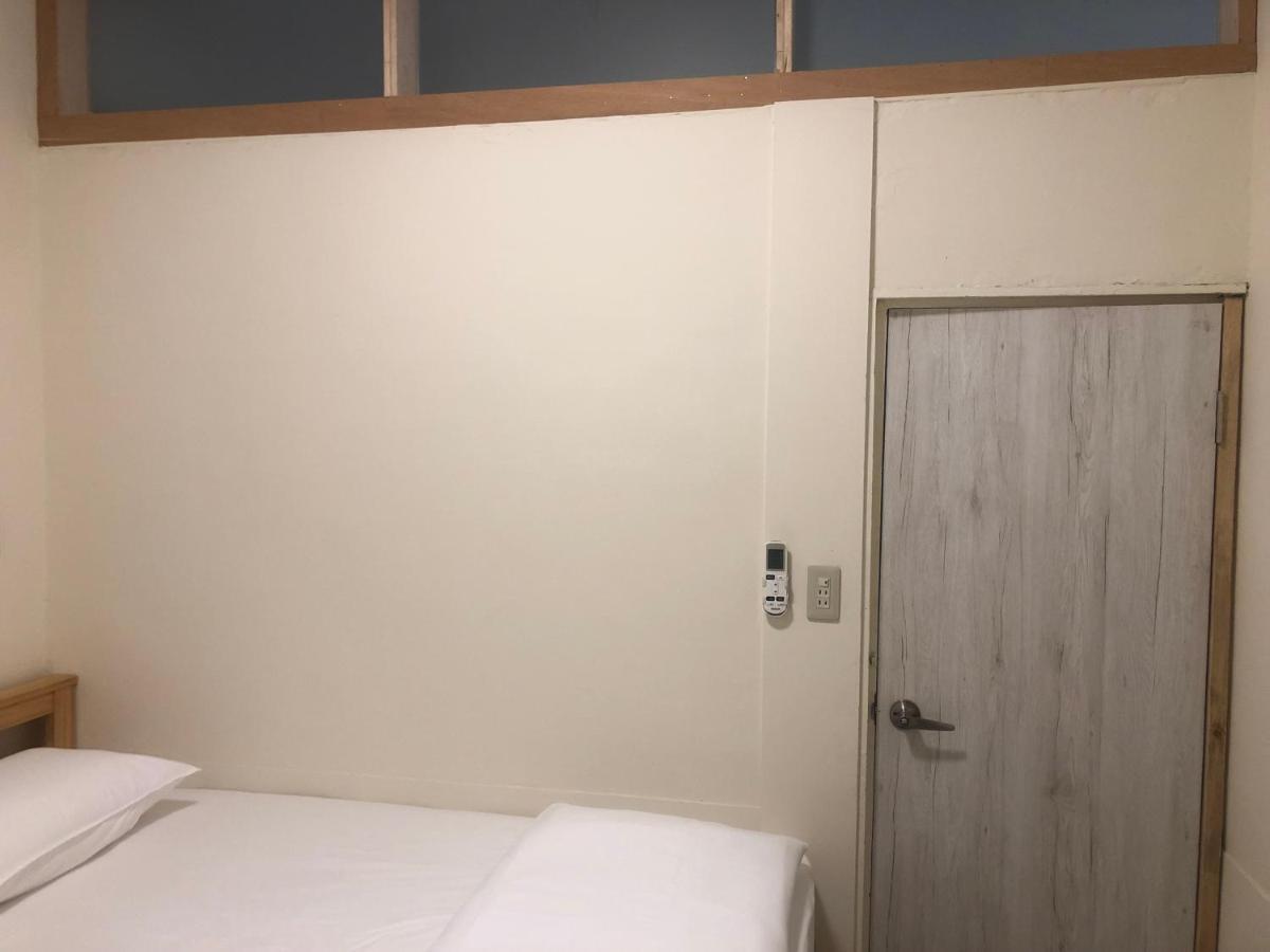 Simple Walk Guest House 小公寓 Тайнан Екстериор снимка