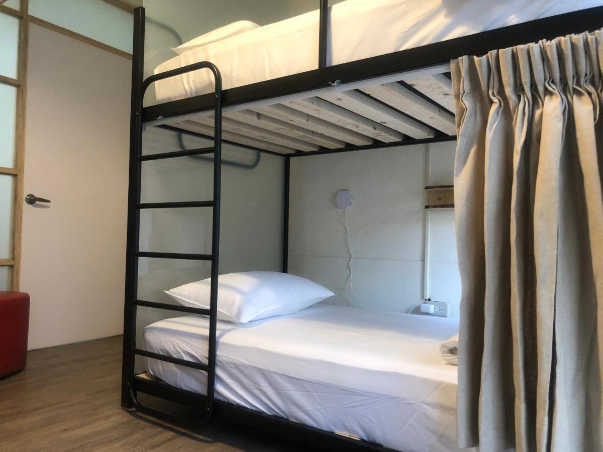 Simple Walk Guest House 小公寓 Тайнан Екстериор снимка