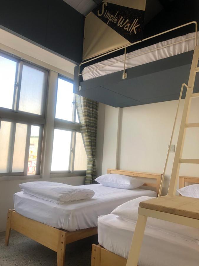 Simple Walk Guest House 小公寓 Тайнан Екстериор снимка