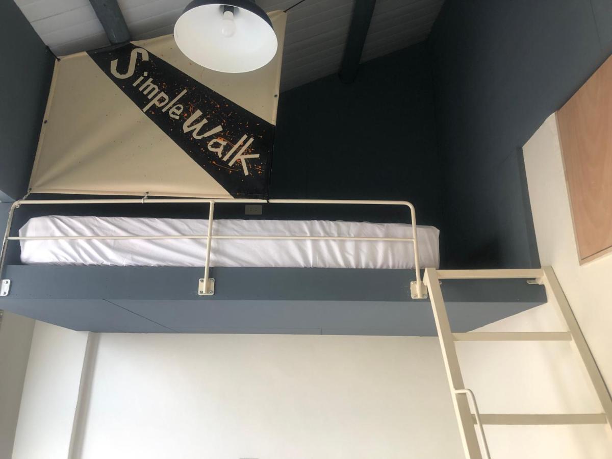 Simple Walk Guest House 小公寓 Тайнан Екстериор снимка